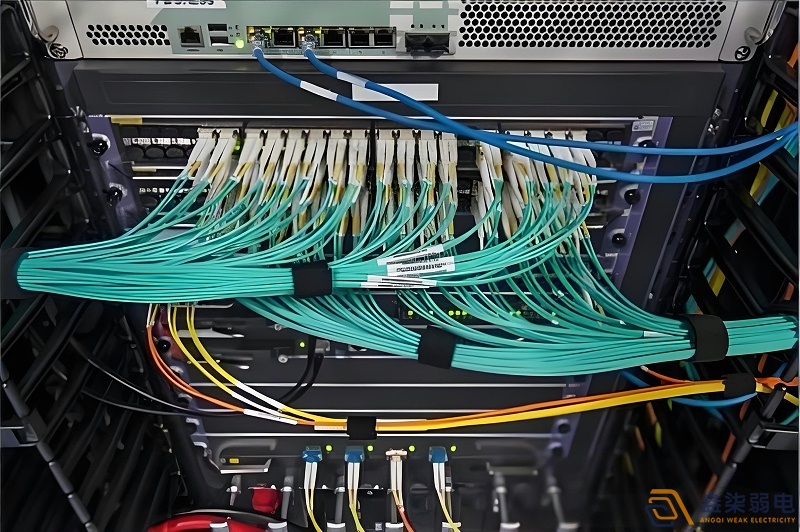 工廠PoE供電弱電系統，簡化布線提升運維效率