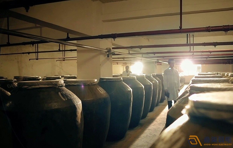 成都盎柒弱電—酒廠窖池測溫儀有什么作用？